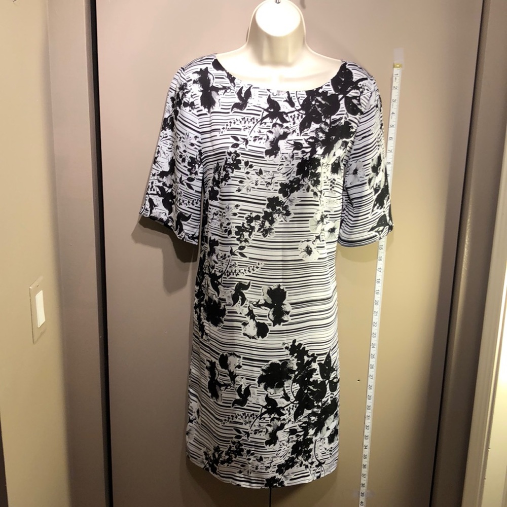 NWT Laundry by Shelli Segal dress size 10